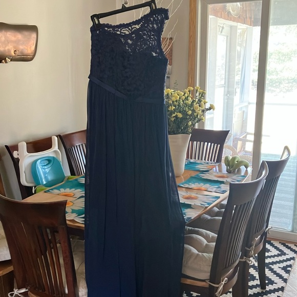 David’s Bridal elegant lace bodice one shoulder Bridesmaid cocktail gown. 10 12 - Picture 2 of 11